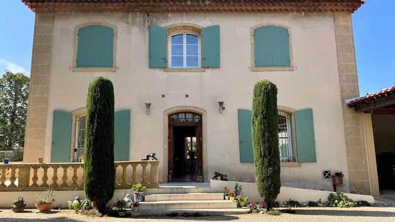 法国马赛 宽敞 4+1 户型住宅