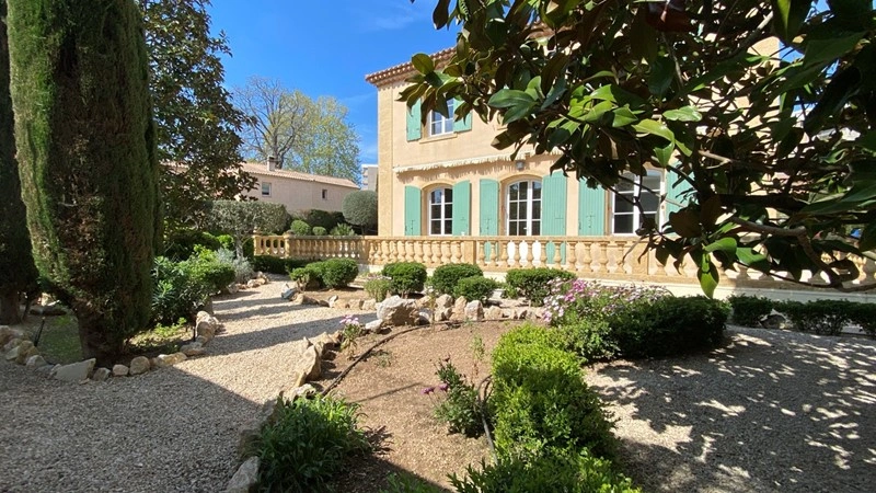 法国马赛 宽敞 4+1 户型住宅