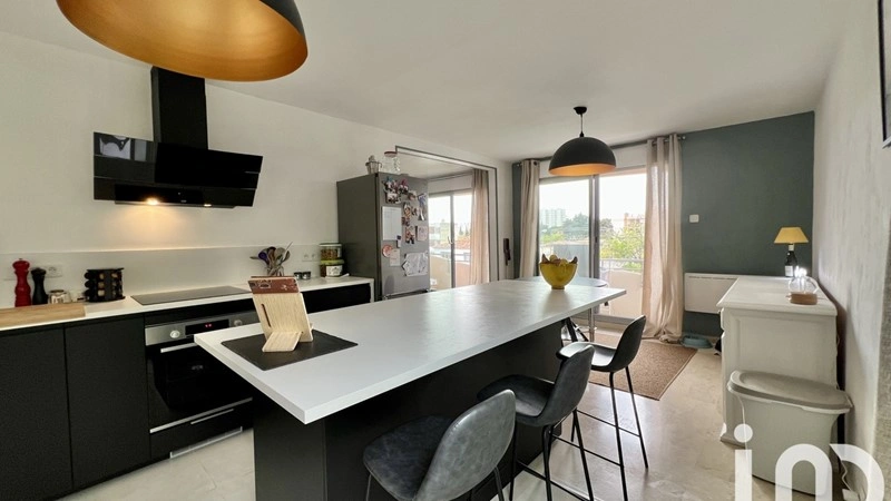 마르세유, 프랑스의 현대식 아파트 79 m2