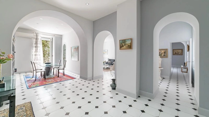 नाइस, फ्रांस में धूप-भरा 4+1 कमरे का अपार्टमेंट