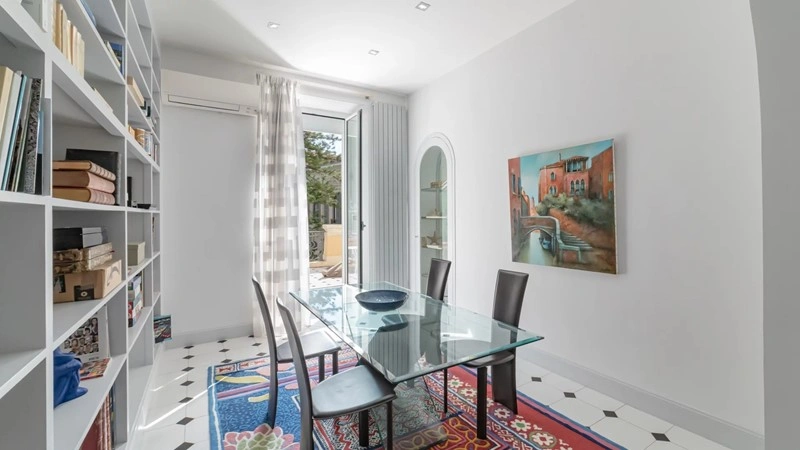 नाइस, फ्रांस में धूप-भरा 4+1 कमरे का अपार्टमेंट