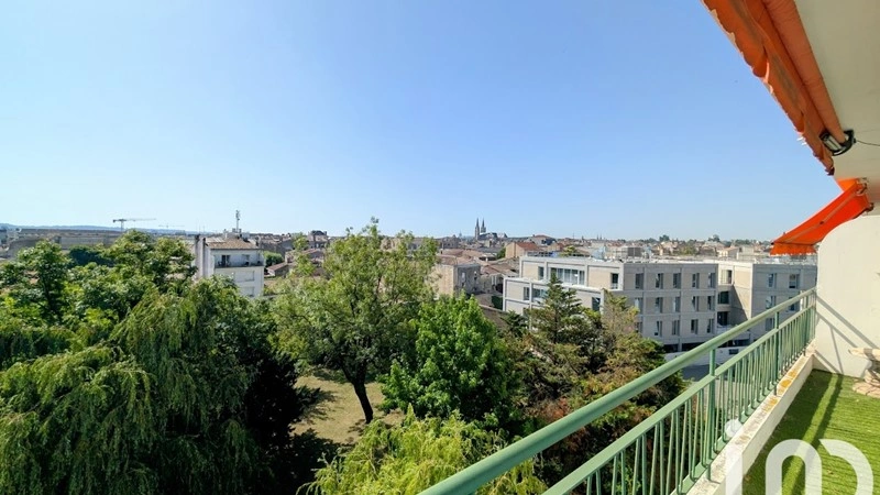 बोर्डो, फ्रांस में 67 m2 का आरामदायक अपार्टमेंट