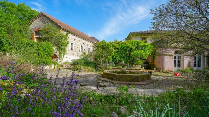 Уютный дом 15+1 в Монпелье, Франция