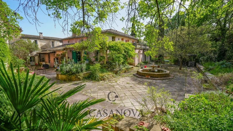 Уютный дом 15+1 в Монпелье, Франция