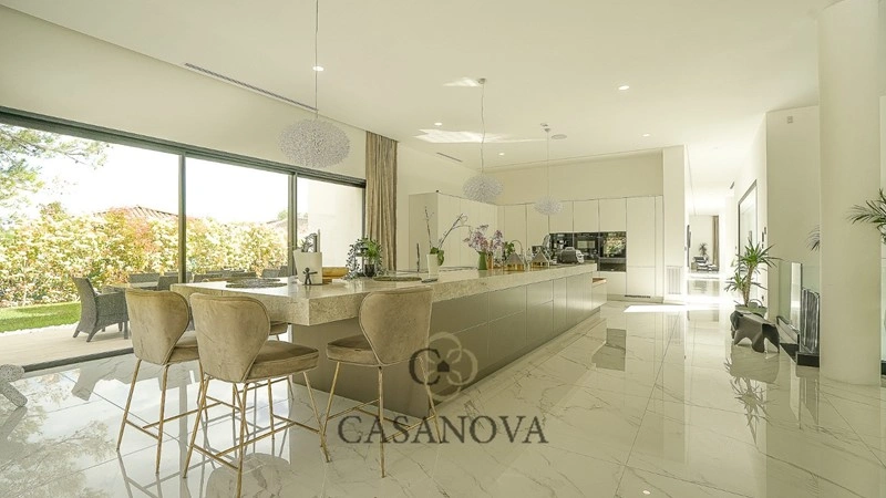 Просторный дом 10+1 в Монпелье, Франция