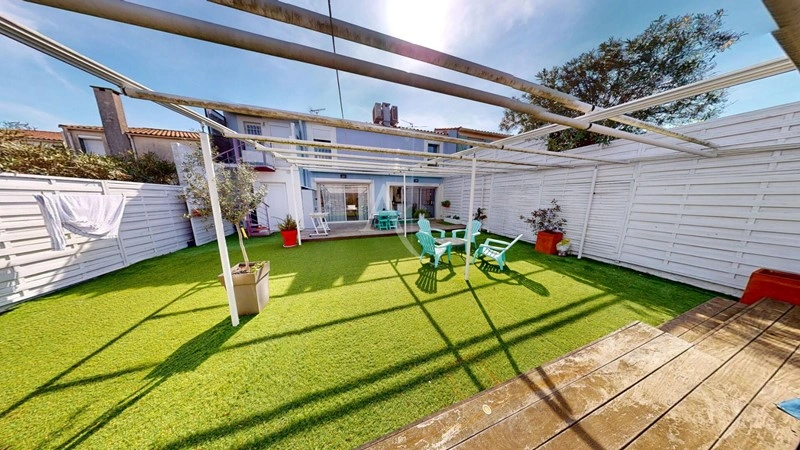 ओस्सितानिया, फ्रांस में 161 वर्ग मीटर का सुंदर घर