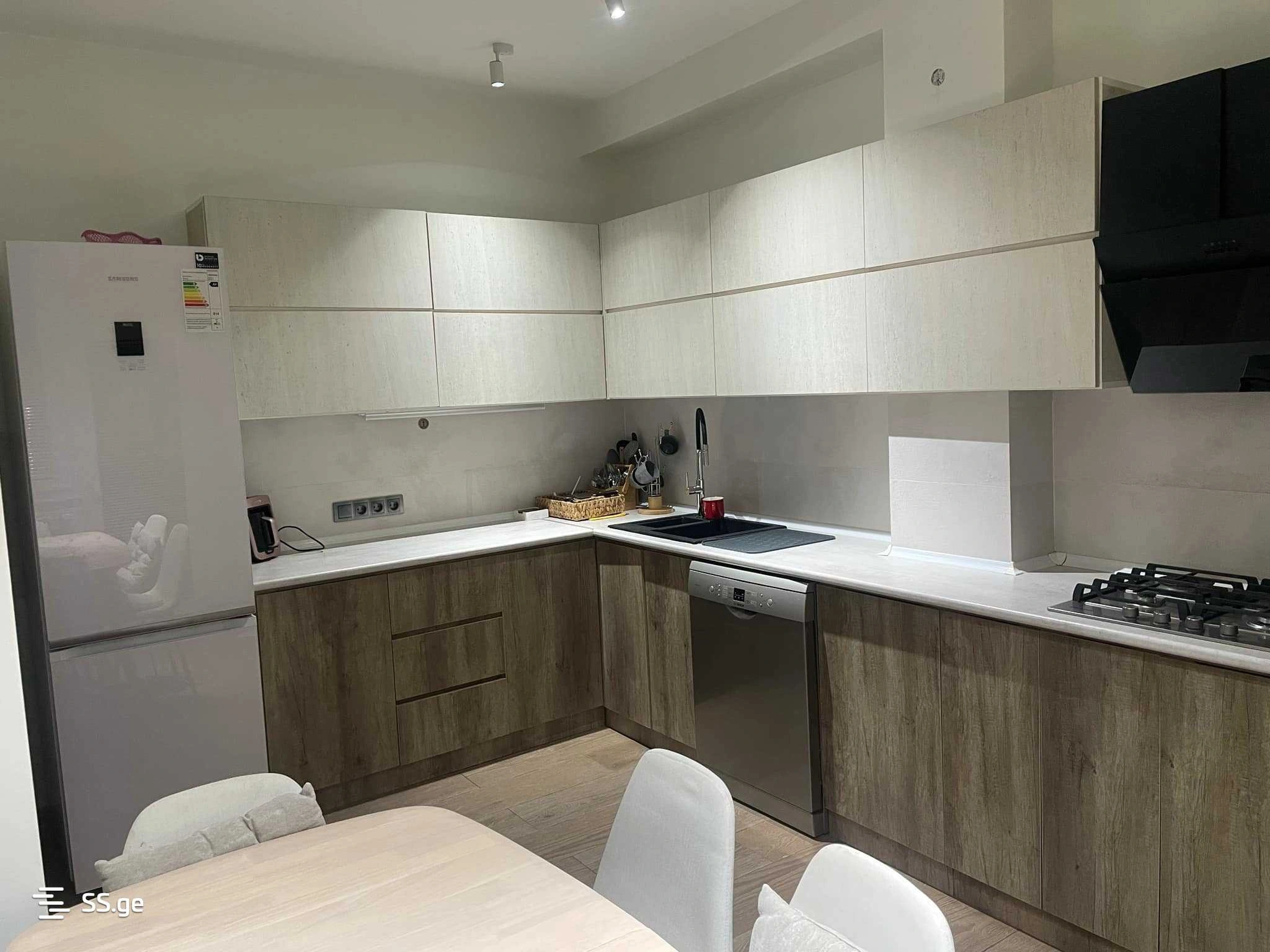 库塔伊西(格鲁吉亚)现代公寓,127 m2