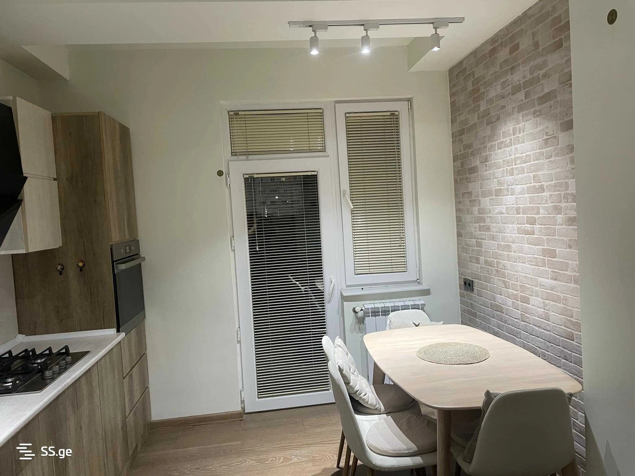 库塔伊西(格鲁吉亚)现代公寓,127 m2