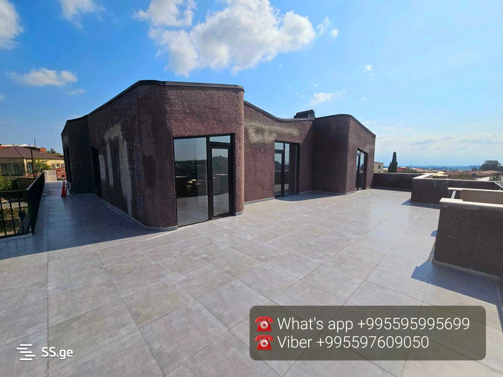 कुटैसी, जॉर्जिया में प्रसस्त 3-बेडरूम अपार्टमेंट