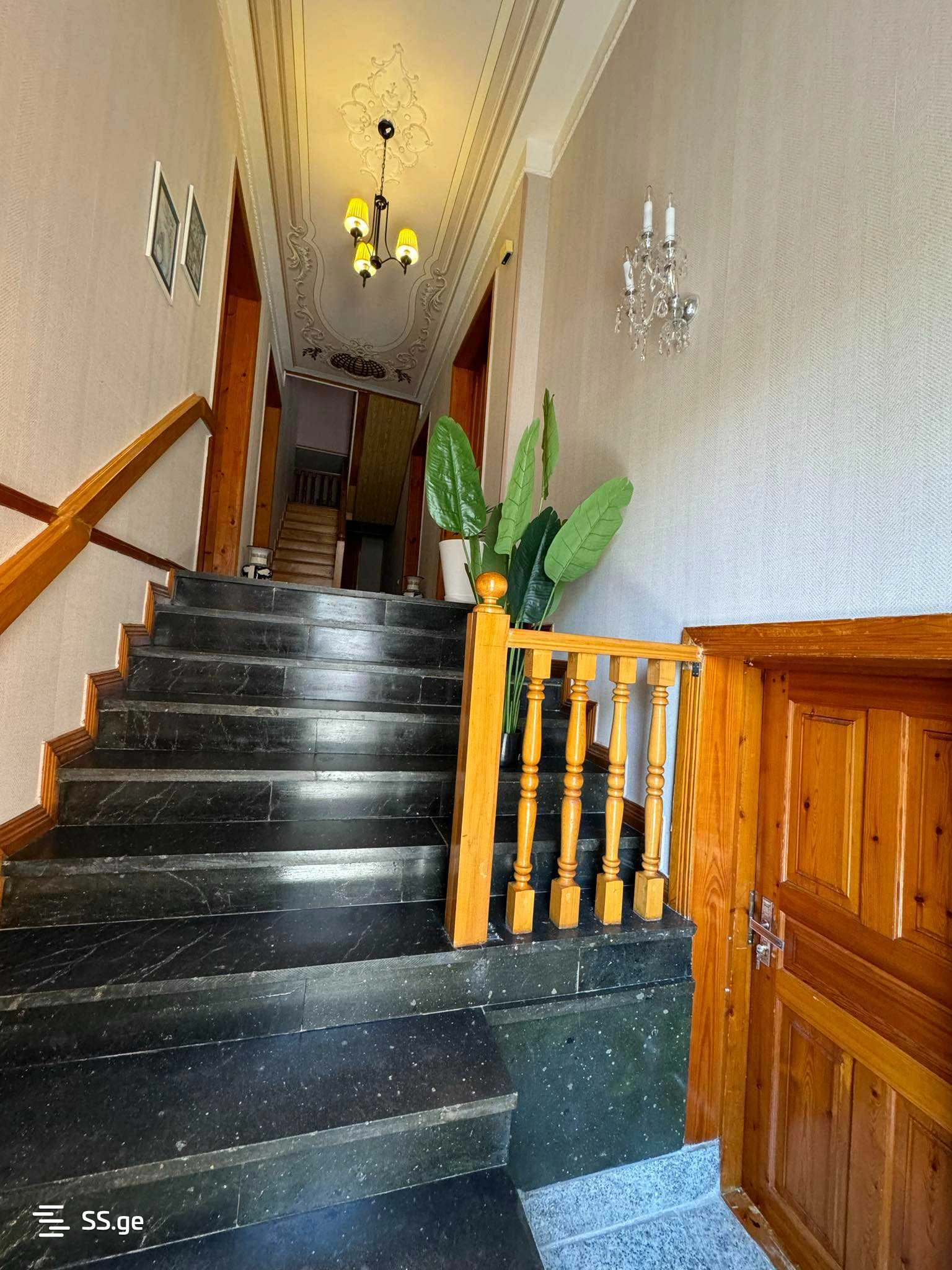 منزل واسع مكون من 5 غرف نوم في كوتايسي، جورجيا