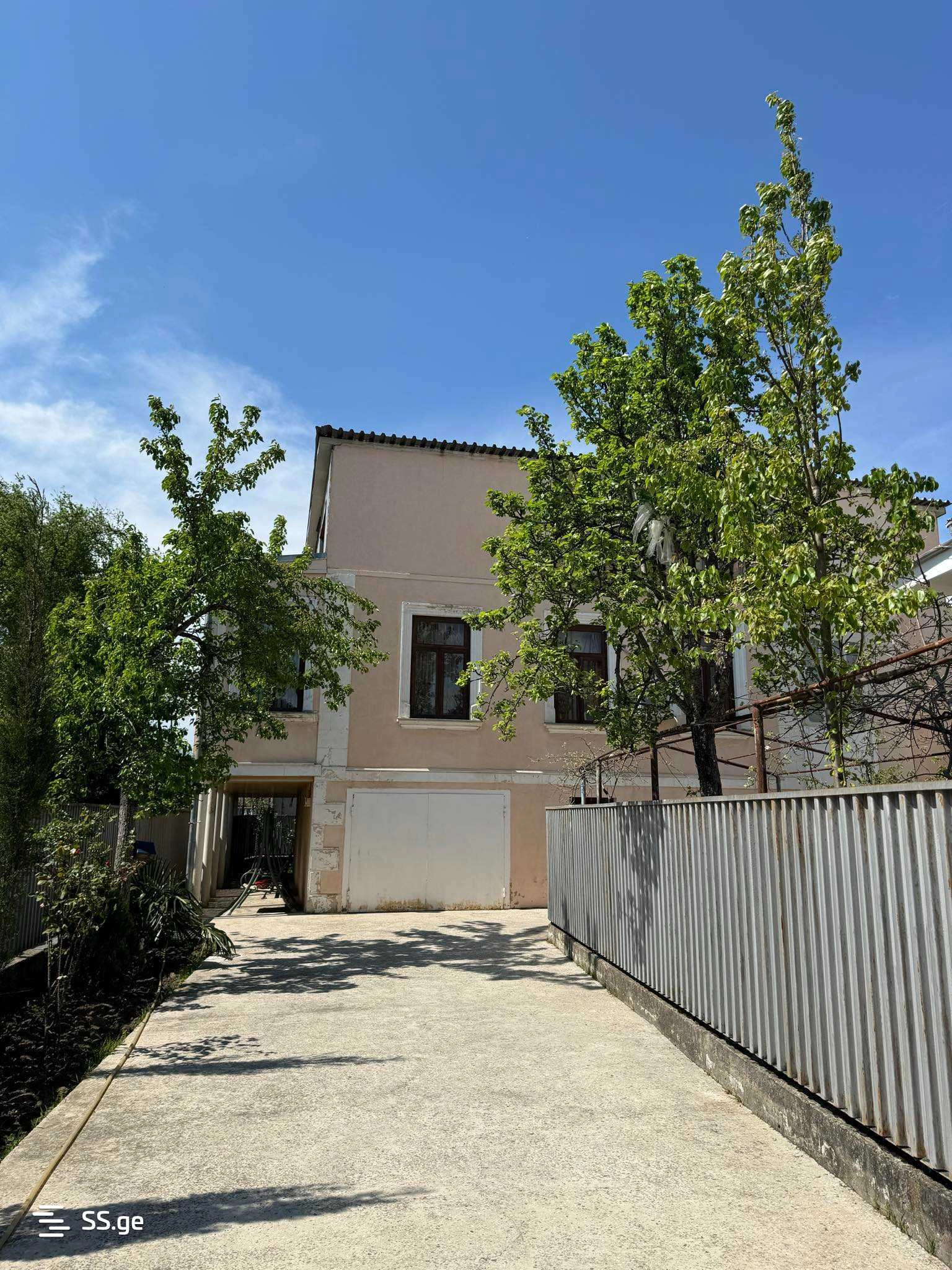 منزل واسع مكون من 5 غرف نوم في كوتايسي، جورجيا