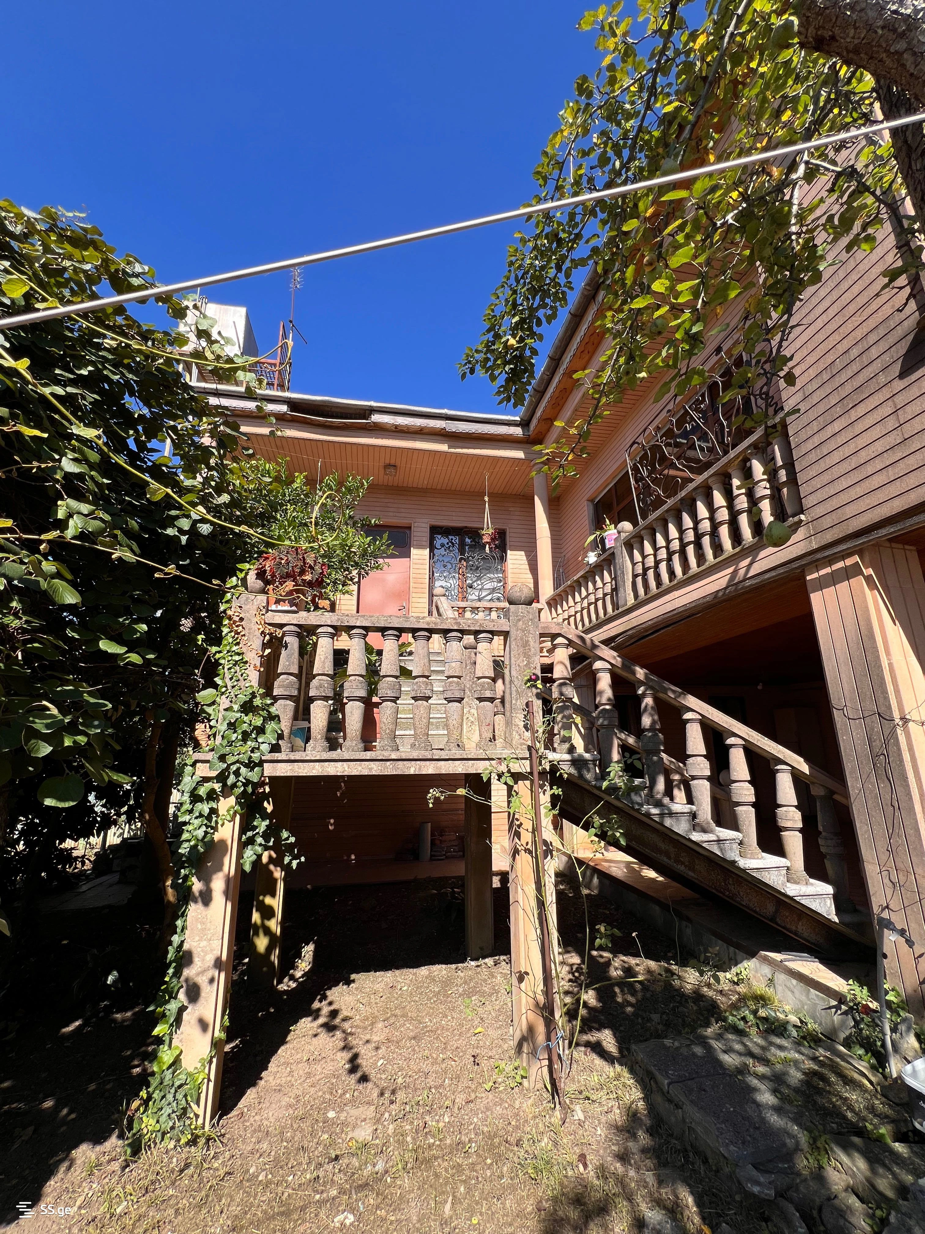 格鲁吉亚库塔伊西 337 平方米宽敞住宅