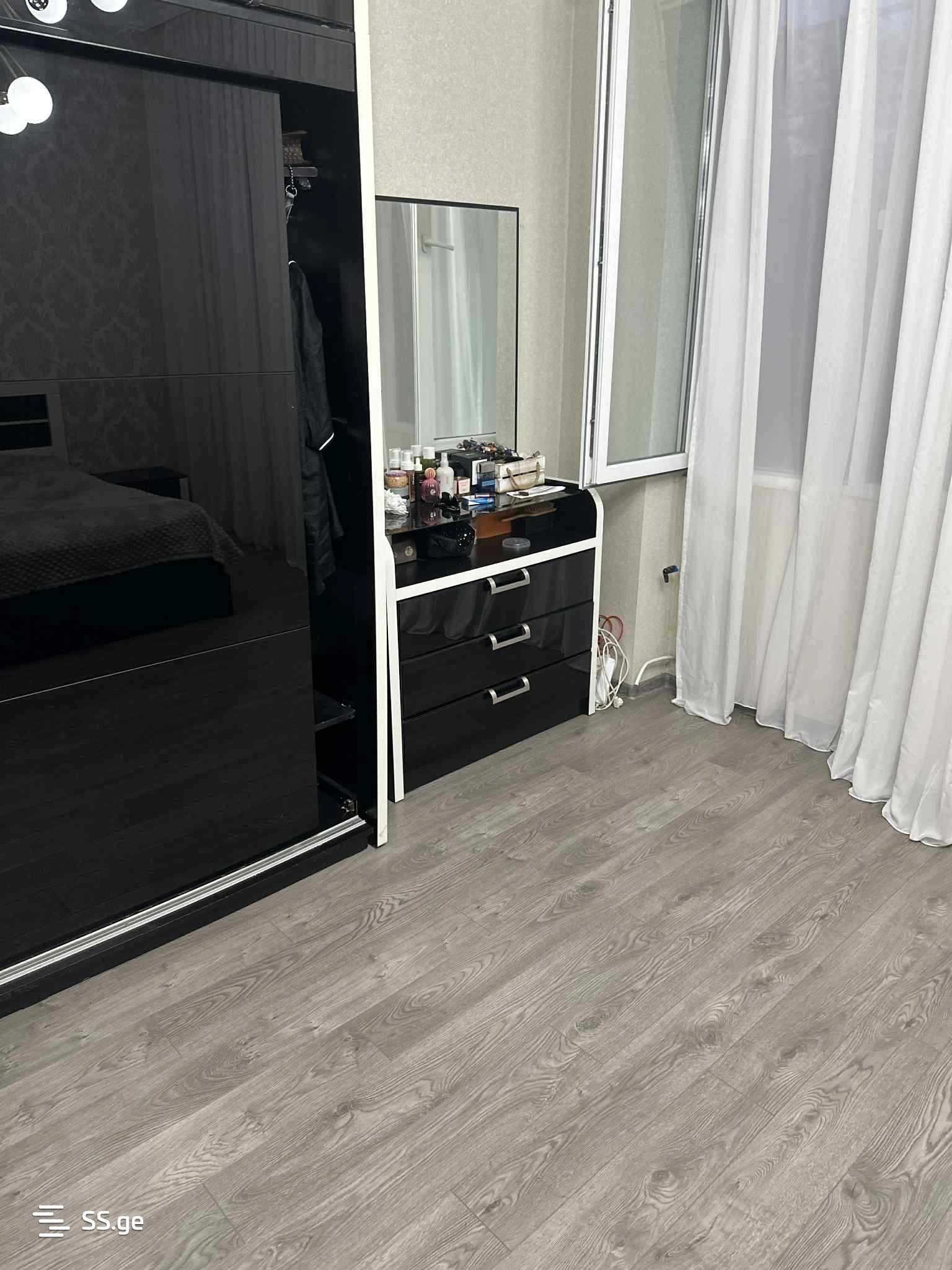 रस्टावी, जॉर्जिया में विशाल 4-बेडरूम अपार्टमेंट