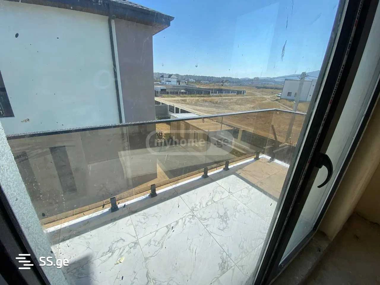 Casa amplia de 4 dormitorios en Rustavi, Georgia