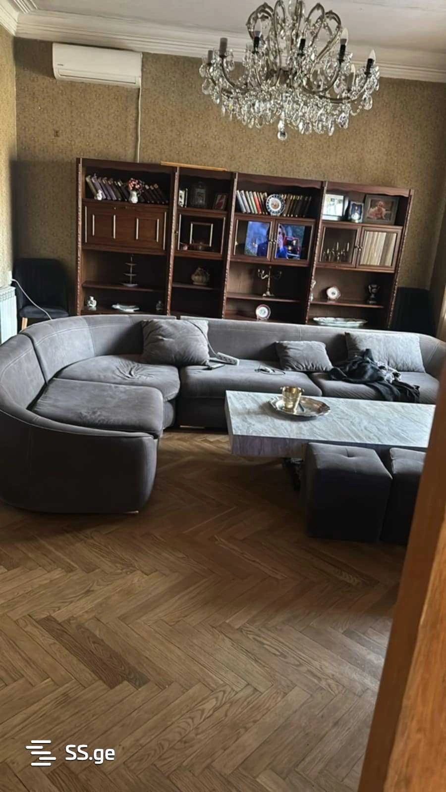 منزل فسيح مكوَّن من 4 غرف نوم في روستافي، جورجيا