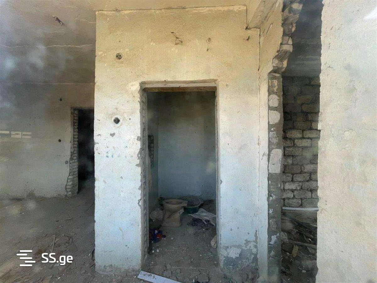 Zugdidi, जॉर्जिया में विशाल 4-बेडरूम अपार्टमेंट