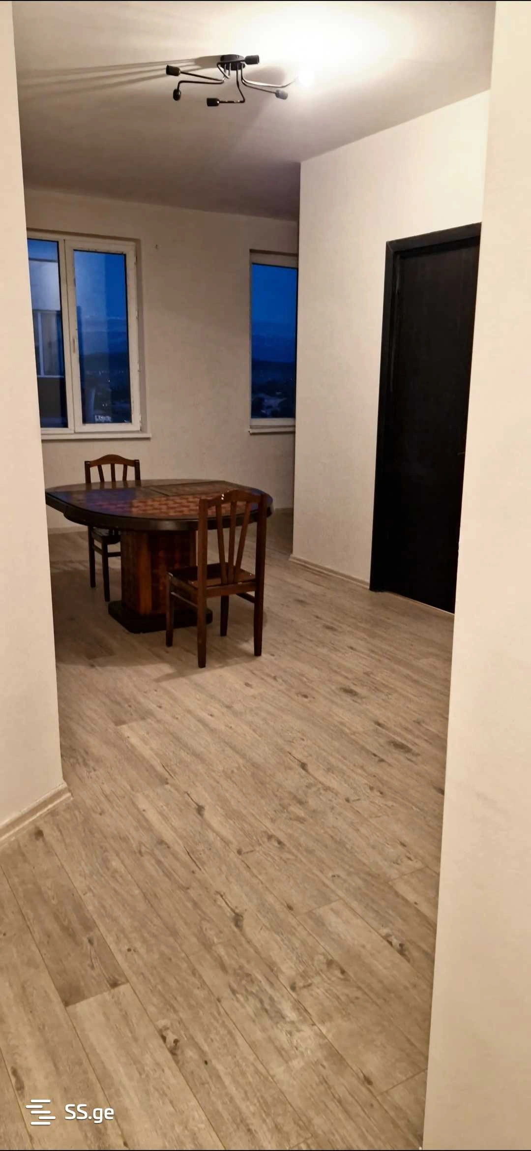 नवीनीकृत 1-बेडरूम अपार्टमेंट, ज़ुगदिदी, जॉर्जिया