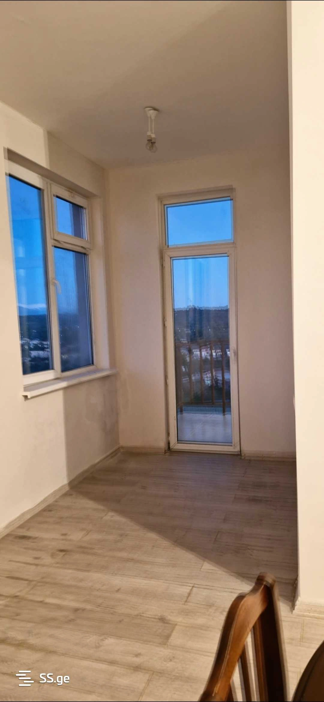 नवीनीकृत 1-बेडरूम अपार्टमेंट, ज़ुगदिदी, जॉर्जिया