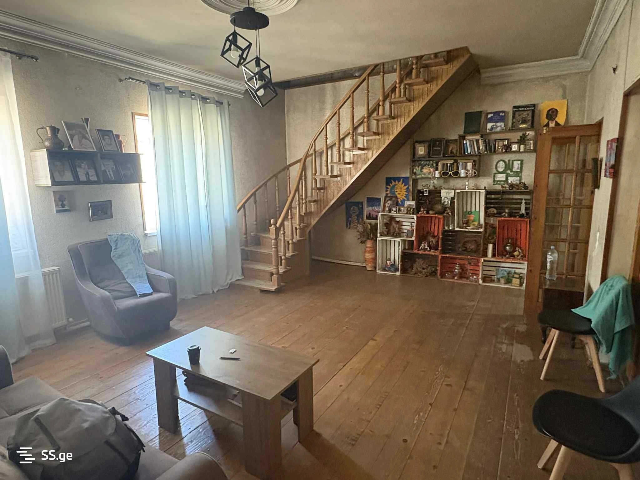 شقة فسيحة مكونة من 4 غرف نوم في غوري، جورجيا