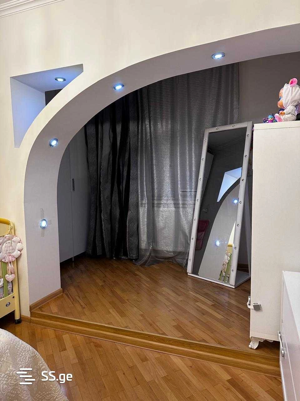 गोरी, जॉर्जिया में 84 m2 का विशाल अपार्टमेंट