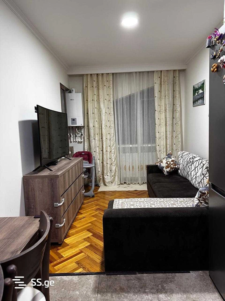 गोरी, जॉर्जिया में 84 m2 का विशाल अपार्टमेंट