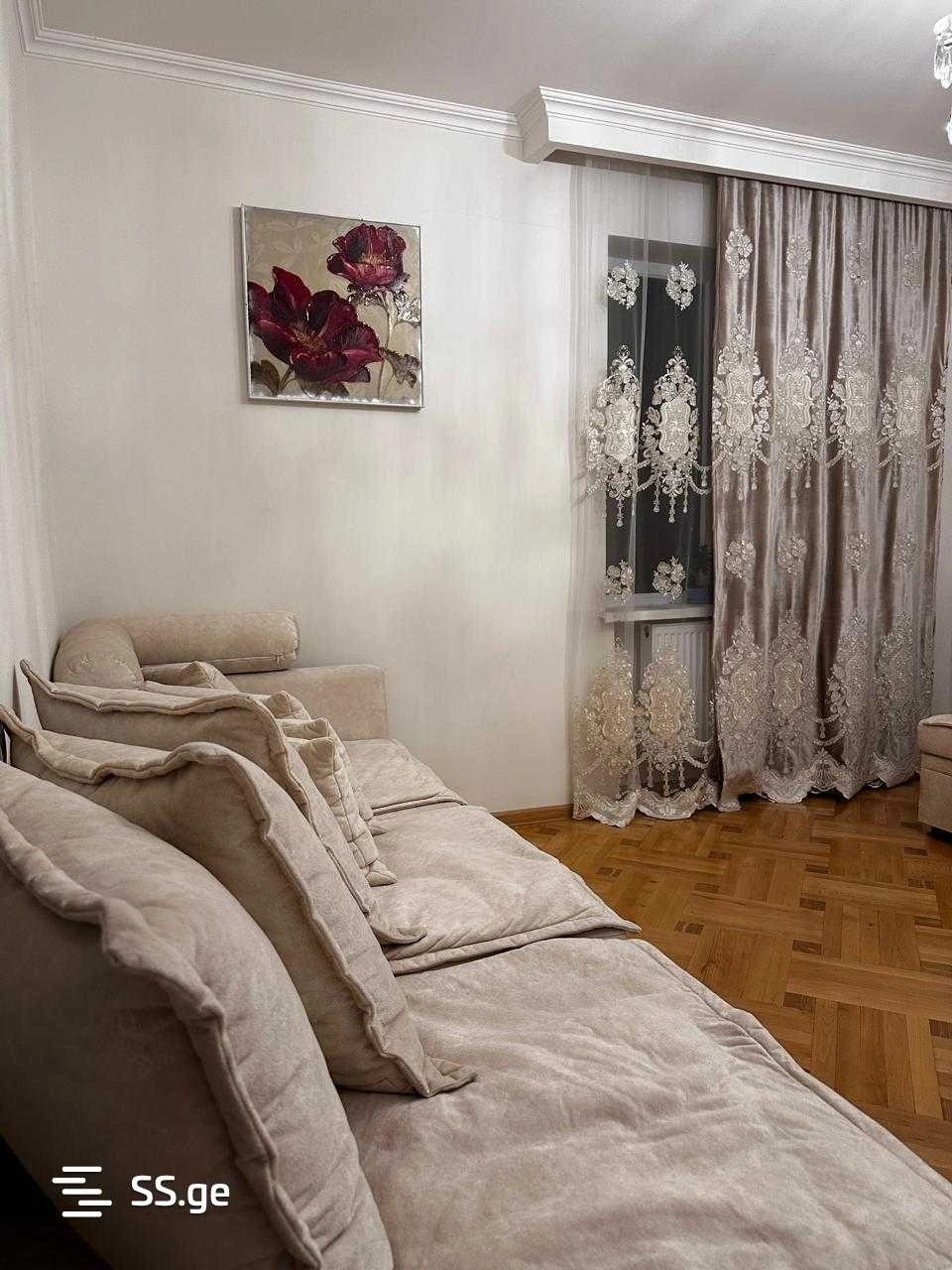 गोरी, जॉर्जिया में 84 m2 का विशाल अपार्टमेंट