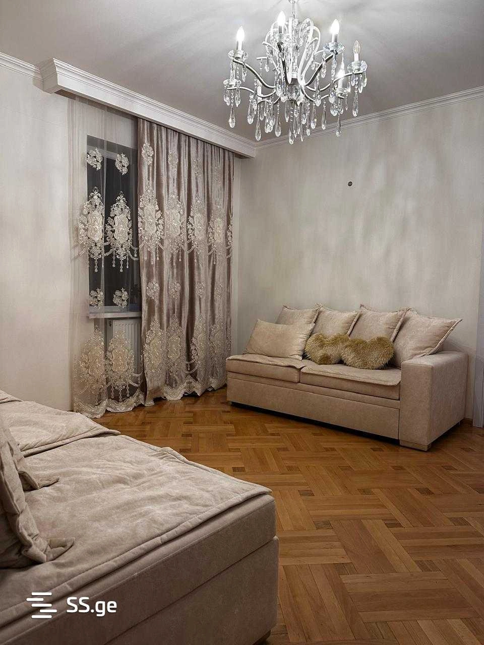 गोरी, जॉर्जिया में 84 m2 का विशाल अपार्टमेंट