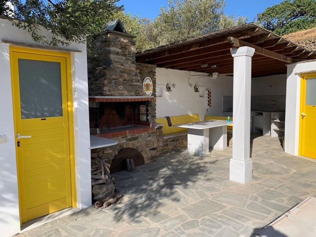 टिनोस, ग्रीस में बाग़ के साथ 135 म² का आरामदायक घर