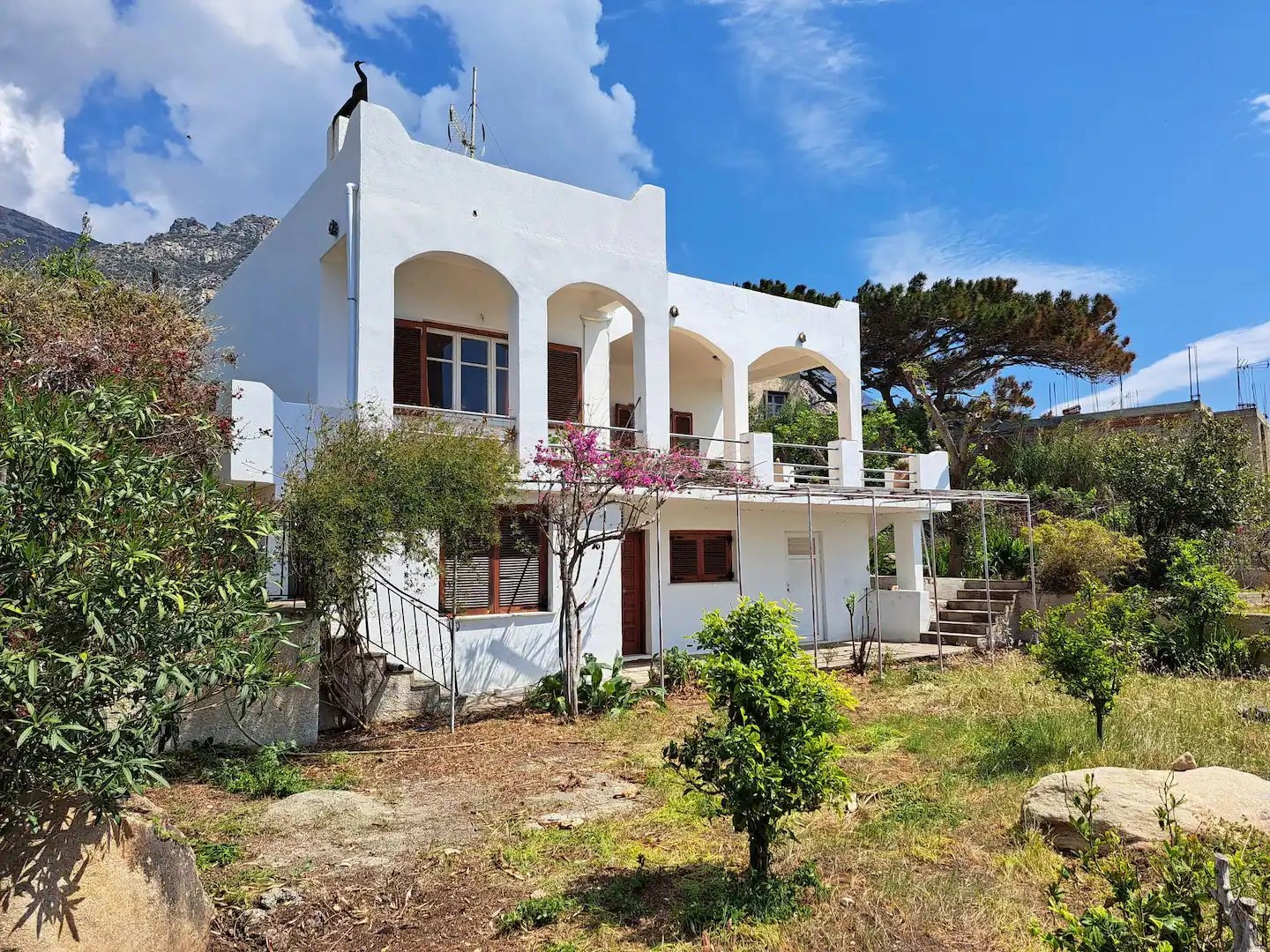 现代海景房 156 平方米,位于希腊伊卡里亚岛