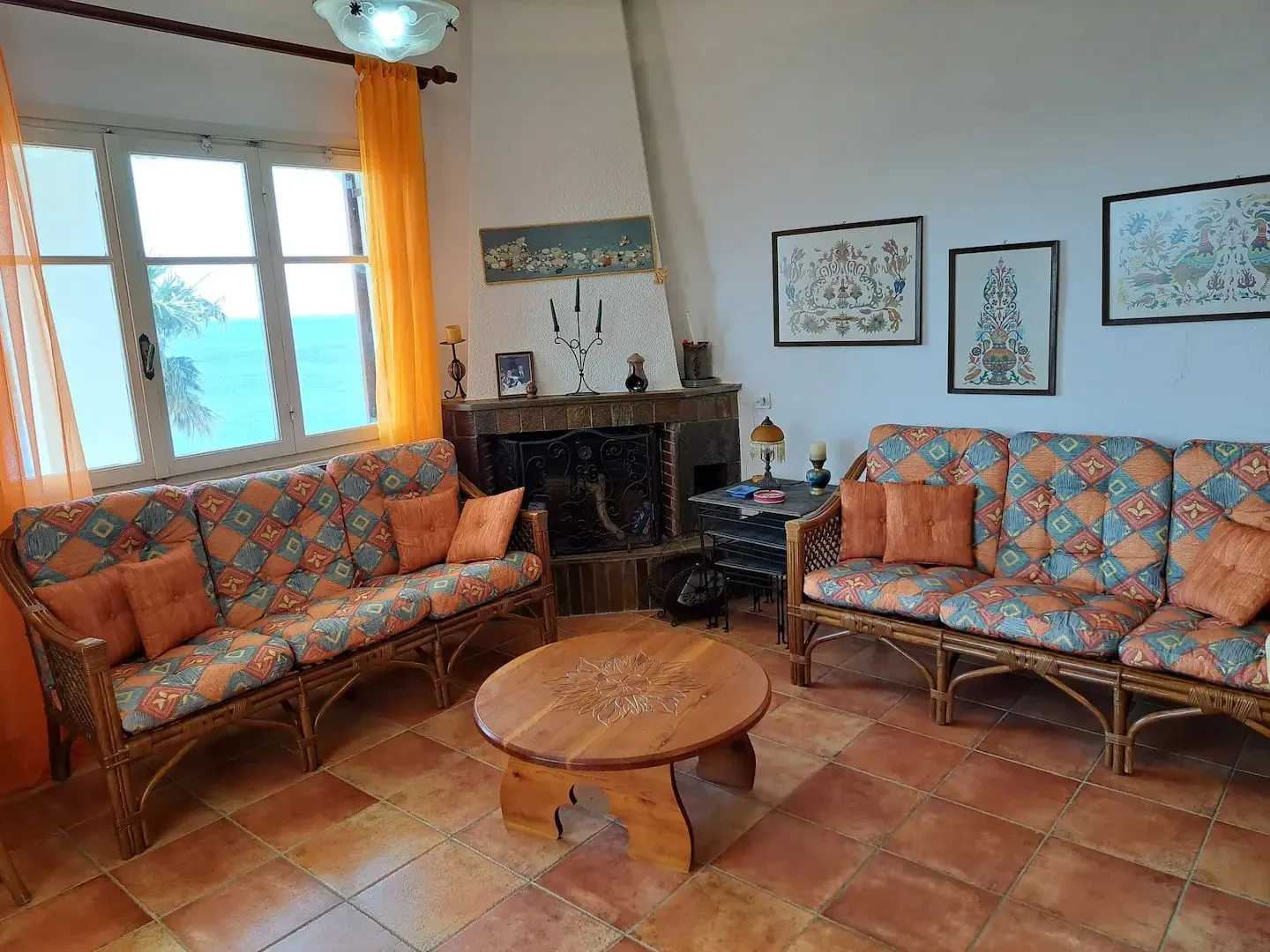 现代海景房 156 平方米,位于希腊伊卡里亚岛