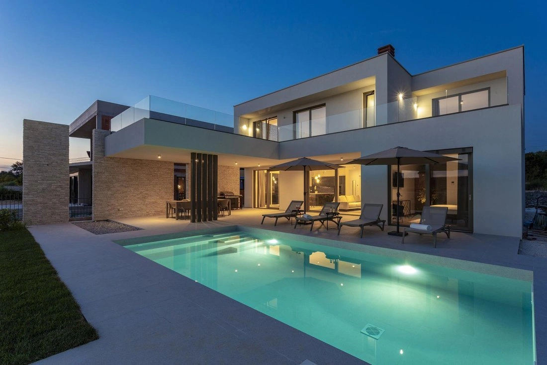 克罗地亚 Rovinj 海景 4+1 别墅