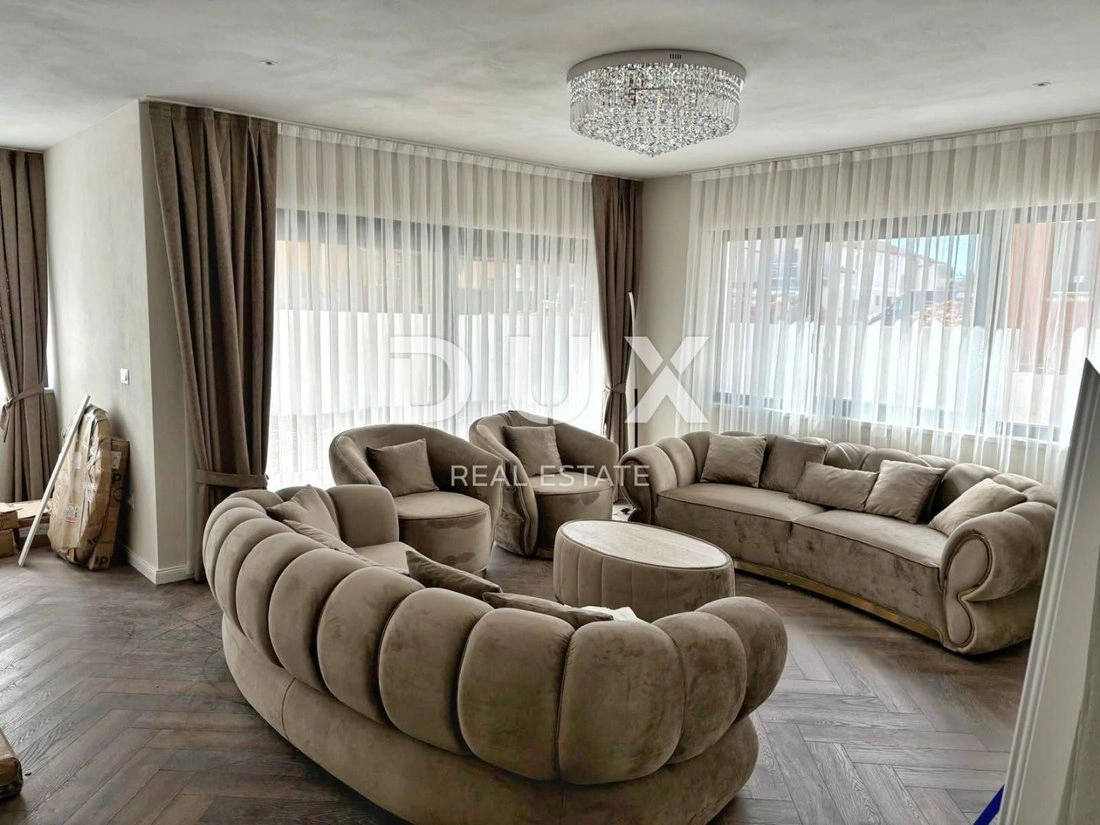 Apartment 3+1 with open parking space in Rovinj, Croatia