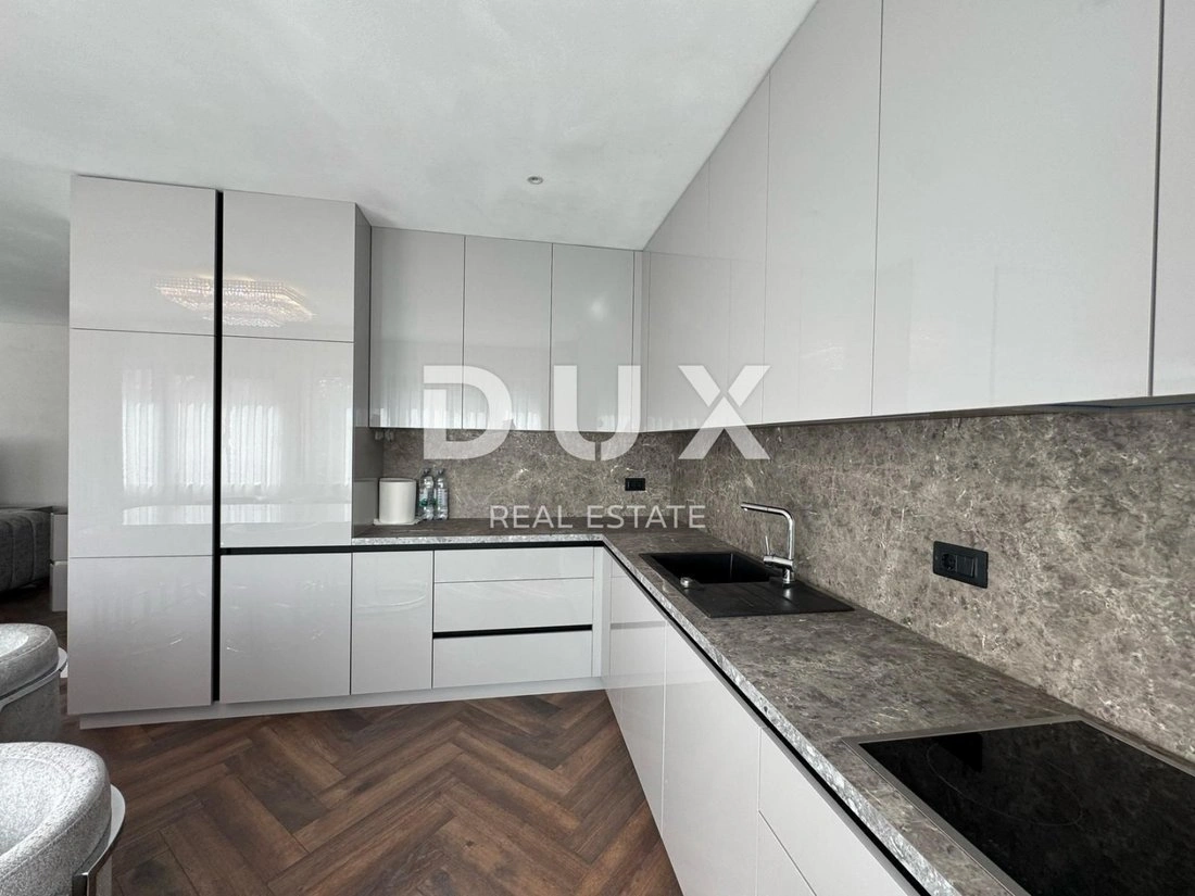 Apartment 3+1 with open parking space in Rovinj, Croatia