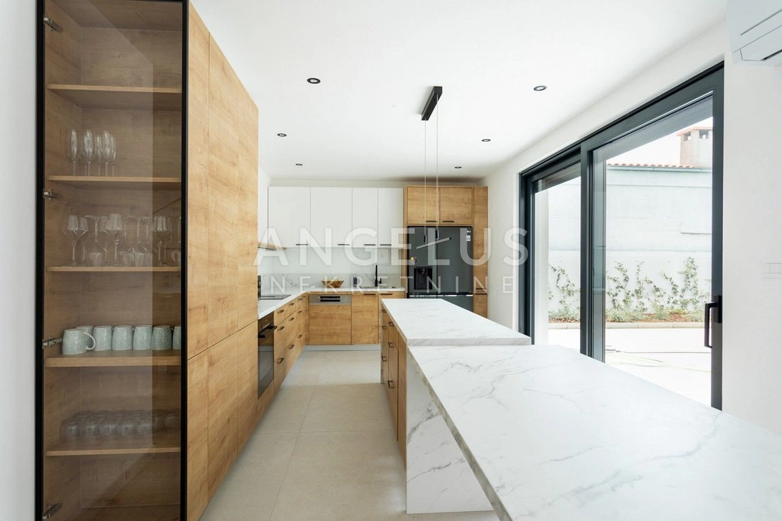 克罗地亚斯普利特:260 m2 带停车位的房屋