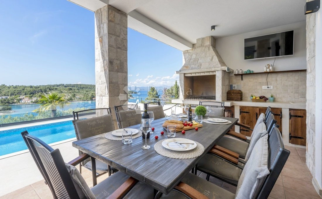 House 278 m2 with jacuzzi in Split, Croatia