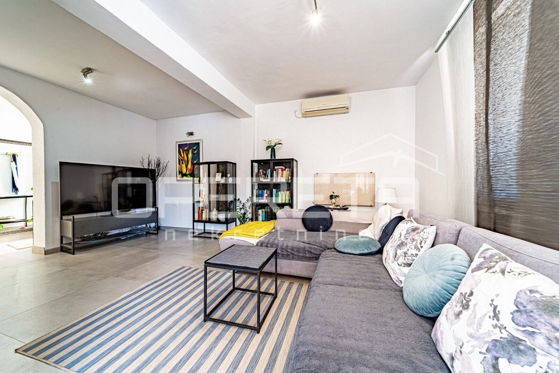 Apartment 141 m2 with open parking space in Dubrovnik, Croatia