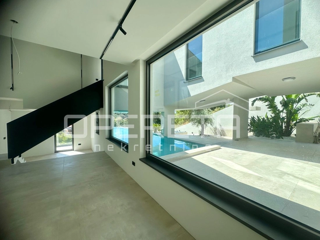 House 250 m2 with open pool in Dubrovnik, Croatia