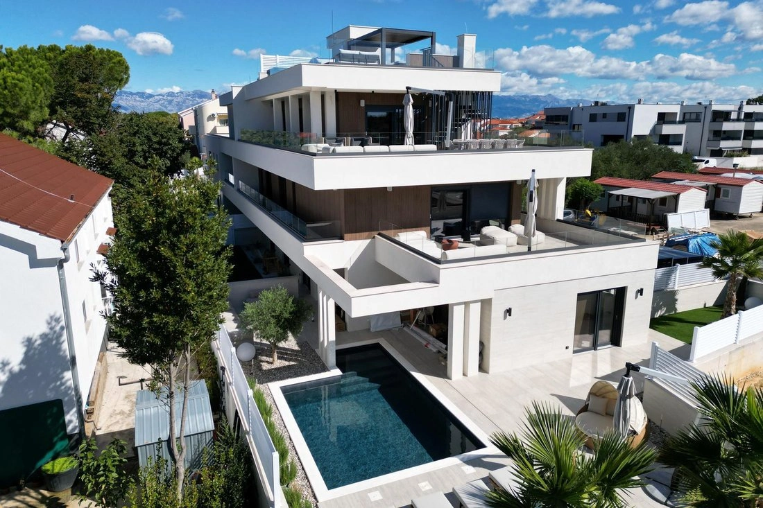 Apartment 232 m2 with mountain view in Zadar, Croatia
