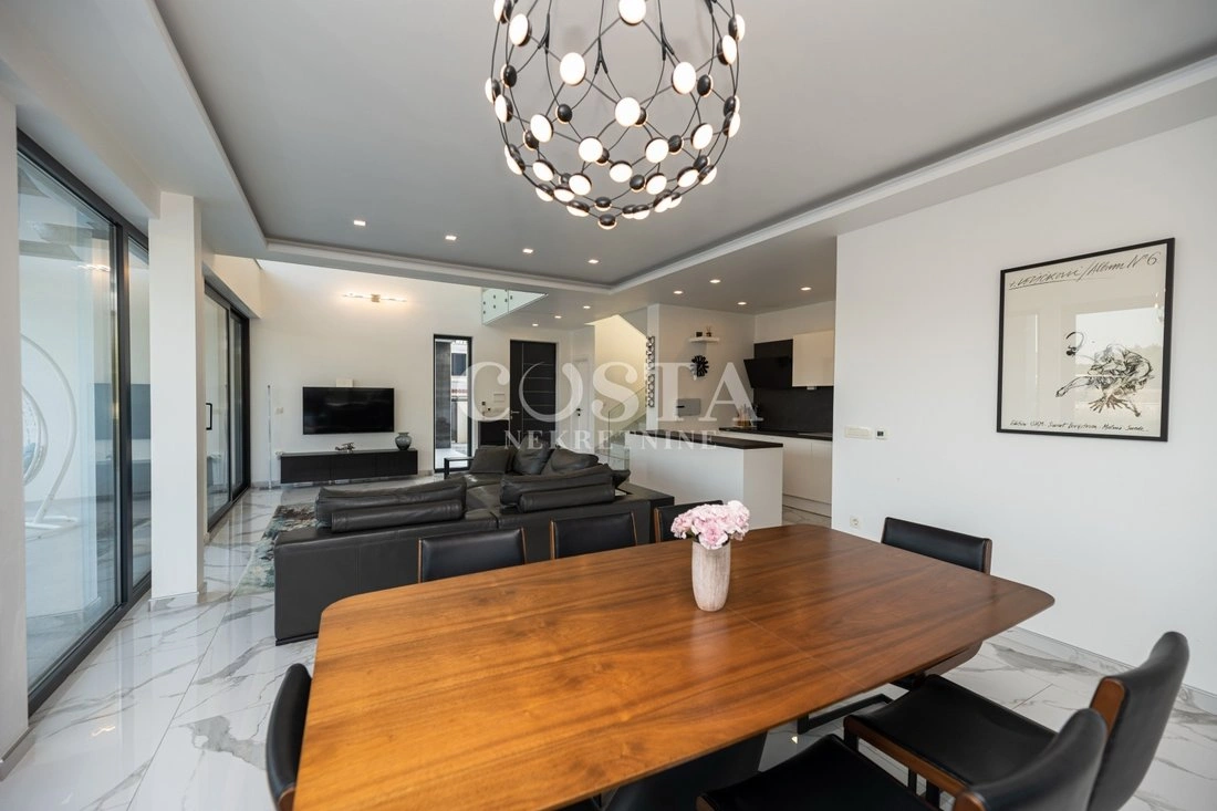 House 260 m2 with jacuzzi in Zadar, Croatia