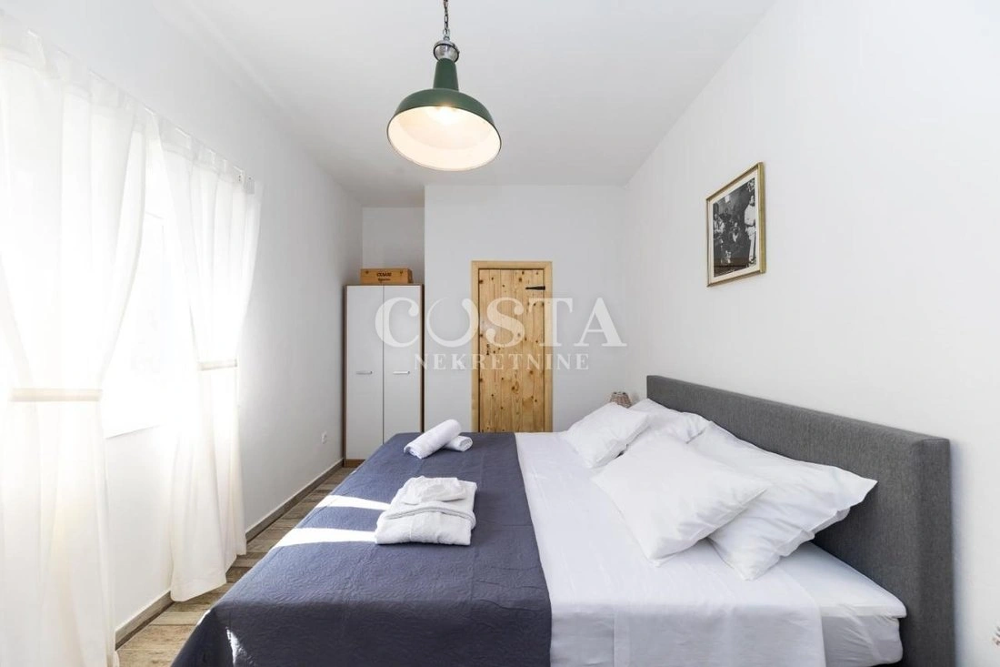 House 300 m2 with garden in Zadar, Croatia