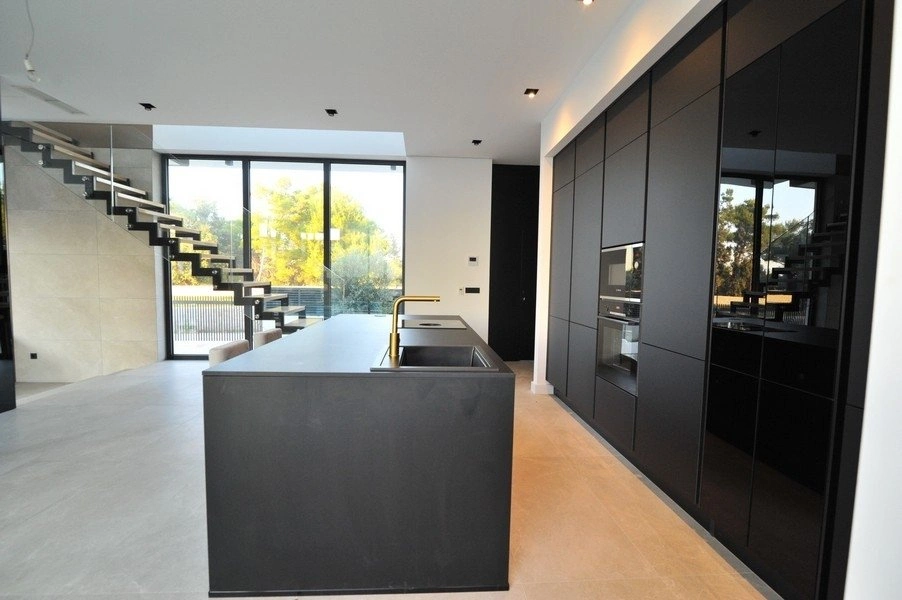 Villa 4+1 mit Jacuzzi in Zadar, Kroatien