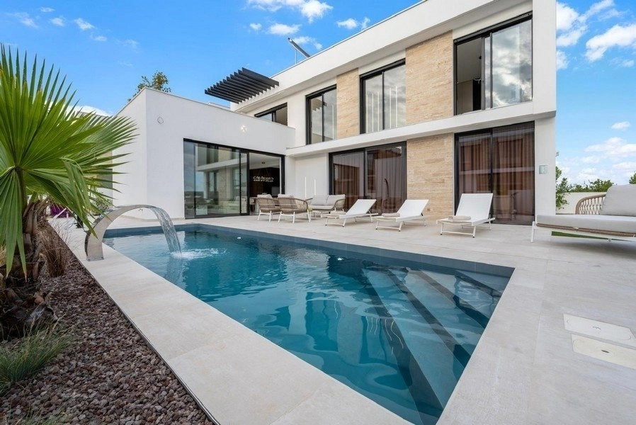 सिबेनिक, क्रोएशिया में समुद्र का नज़ारा वाला 3+1 विला