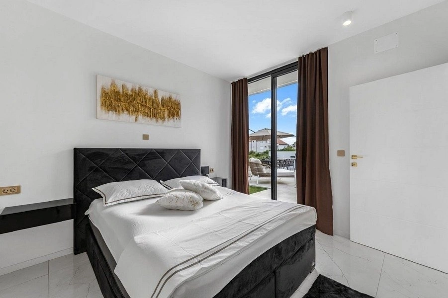 सिबेनिक, क्रोएशिया में समुद्र का नज़ारा वाला 3+1 विला