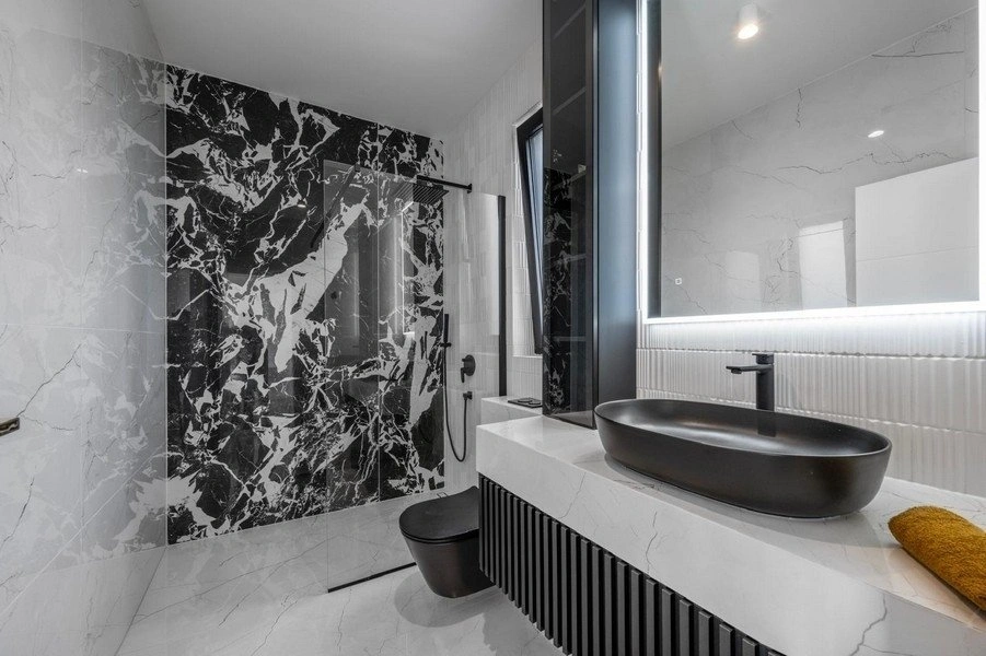 सिबेनिक, क्रोएशिया में समुद्र का नज़ारा वाला 3+1 विला