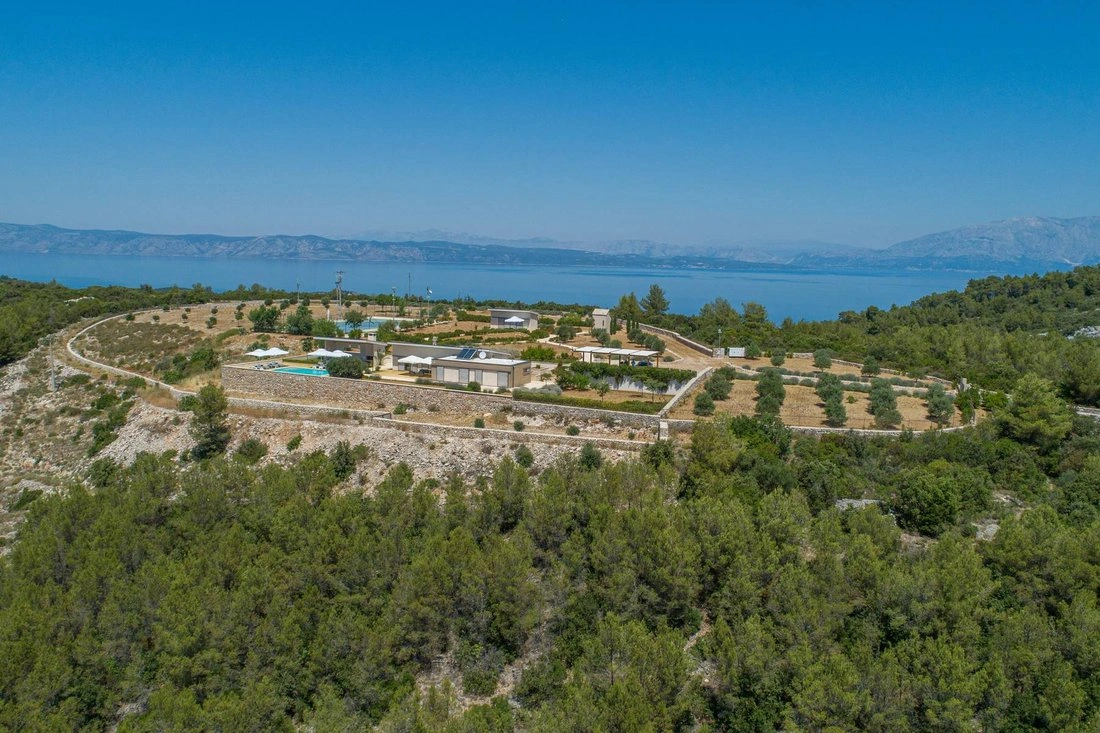 5+1-Villa mit Whirlpool auf Hvar, Kroatien