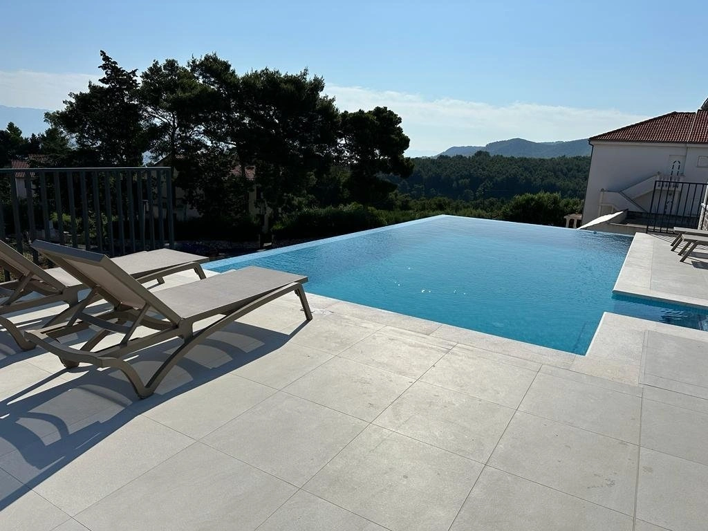 Maison 5+1 avec vue sur la montagne à Hvar, Croatie