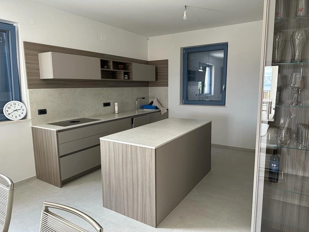 Maison 5+1 avec vue sur la montagne à Hvar, Croatie