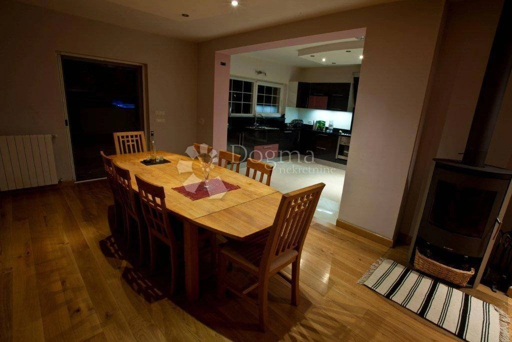 House 450 m2 with fireplace in Rovinj, Croatia