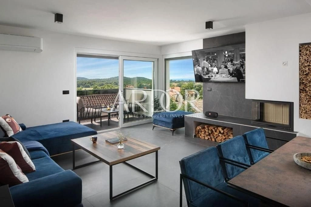 Maison de 203 m² avec vue sur la montagne à Porec, Croatie