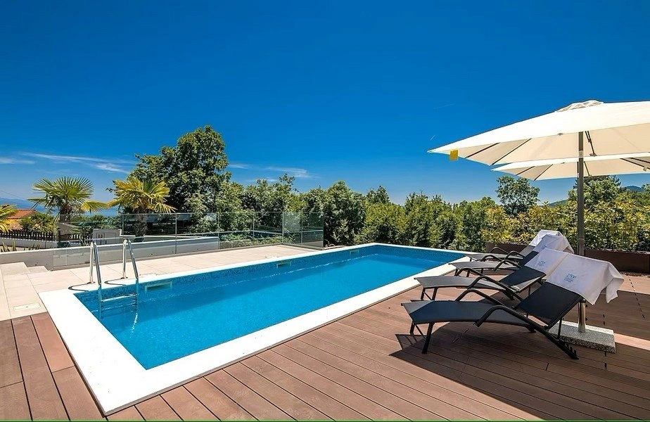 House 284 m2 with terrace in Opatija, Croatia